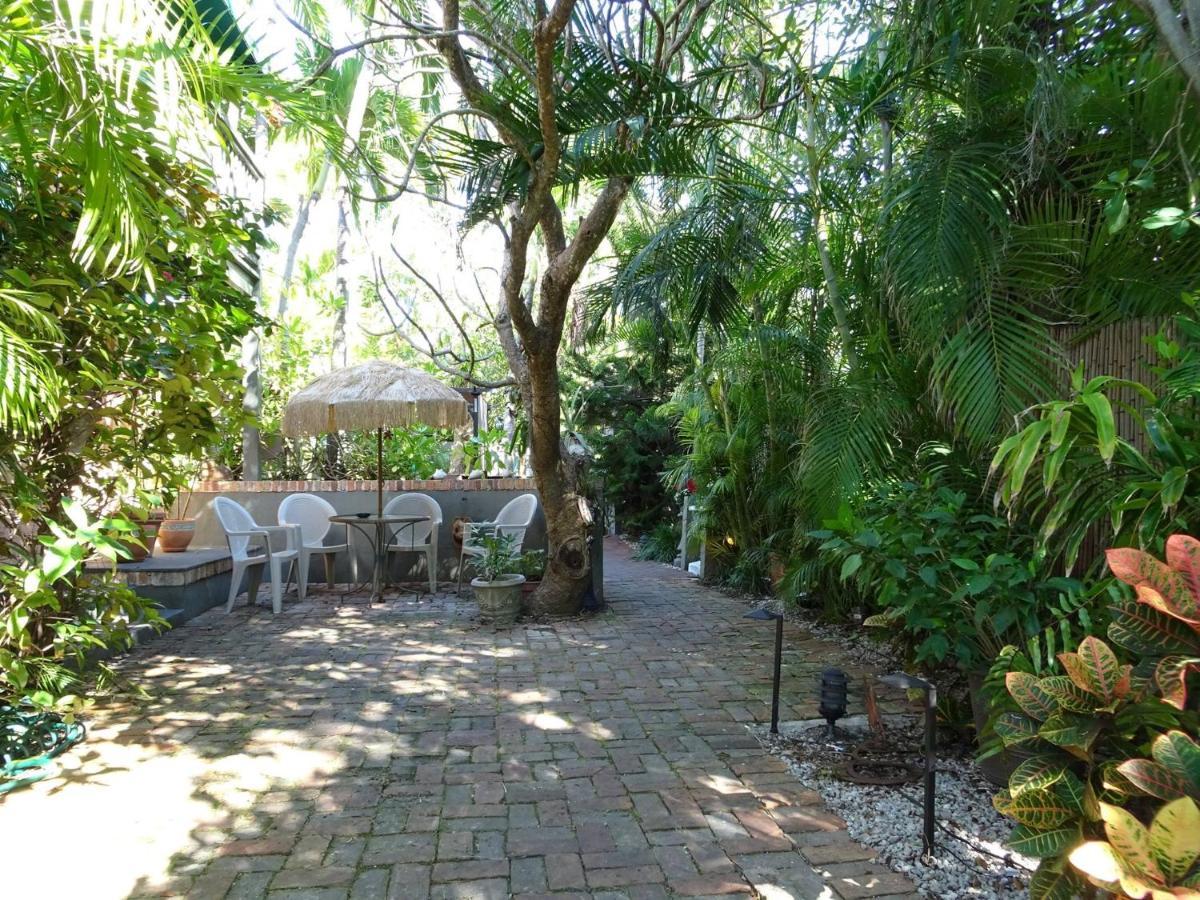 Suite Dreams Inn By The Beach Key West Exterior photo
