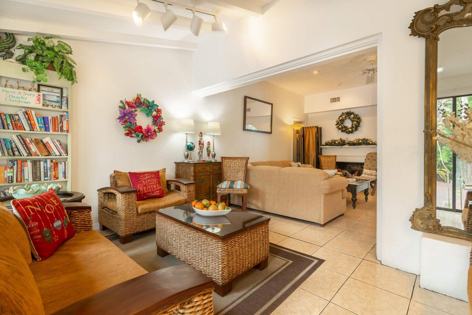 Suite Dreams Inn By The Beach Key West Room photo