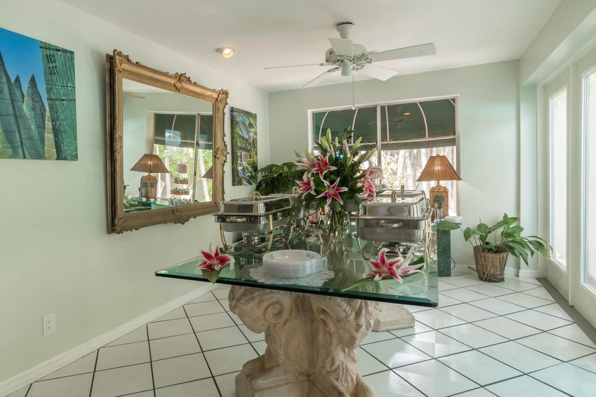 Suite Dreams Inn By The Beach Key West Room photo