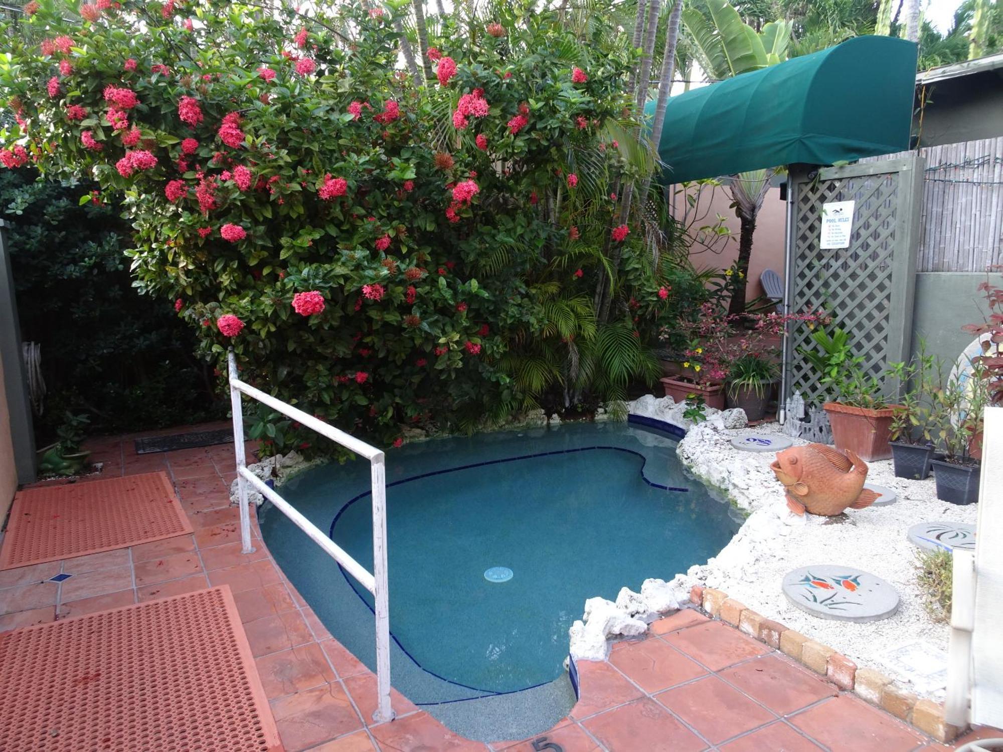 Suite Dreams Inn By The Beach Key West Exterior photo