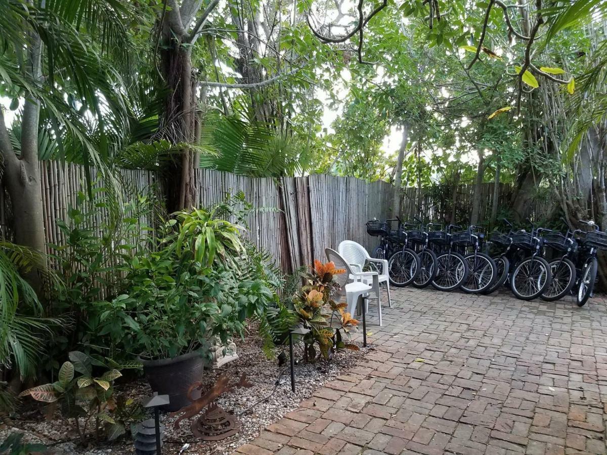 Suite Dreams Inn By The Beach Key West Exterior photo
